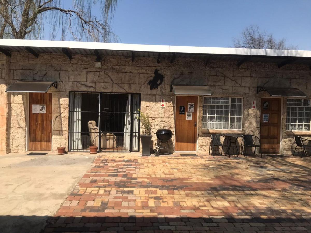 Serenity Guesthouse Klerksdorp Exterior photo